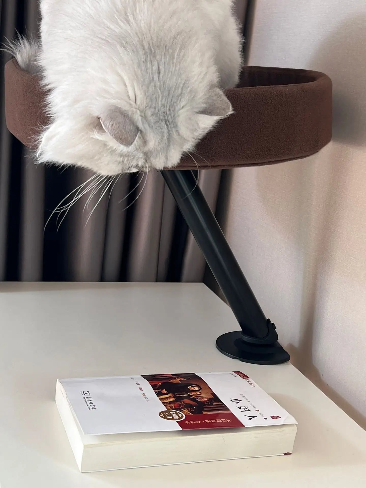 Desktop Cat Bed Round Indoor Cats Comfortable Soft Desk Nest Pet Bed for Kitten Adjustable Height Cat Climbing Frame for Desk